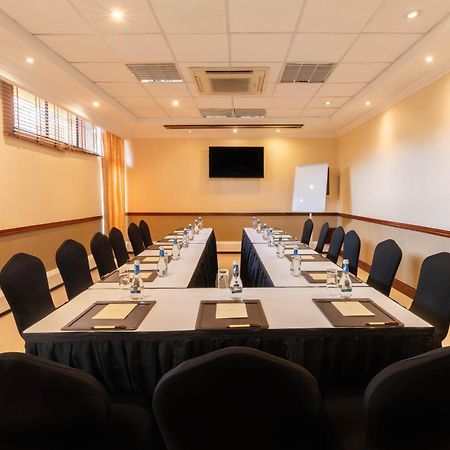 Kigali Serena Hotel Bagian luar foto