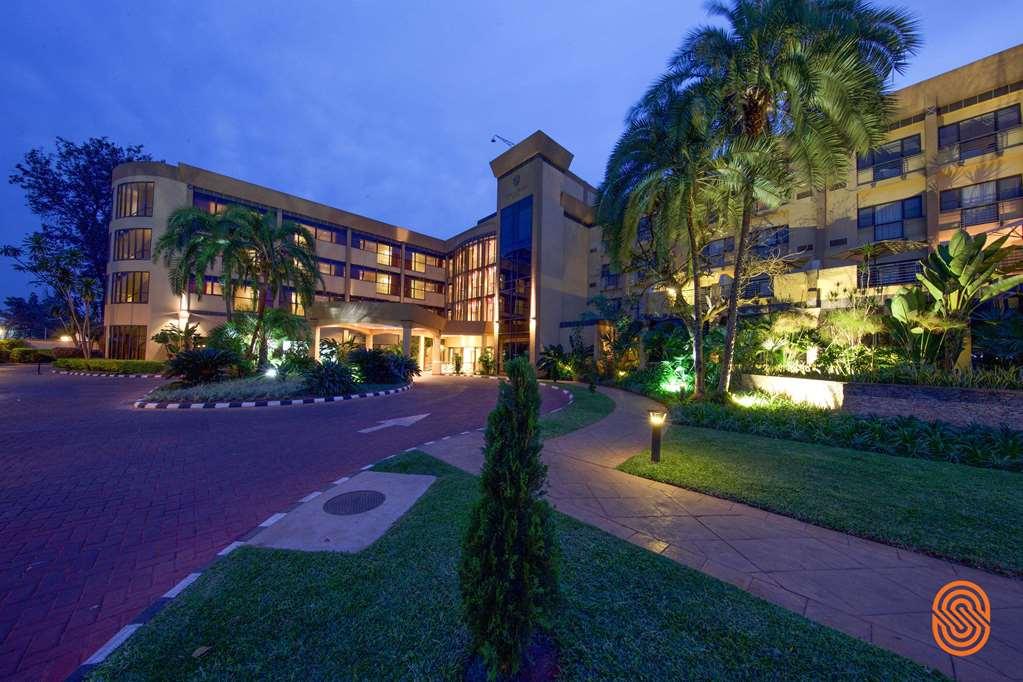 Kigali Serena Hotel Bagian luar foto