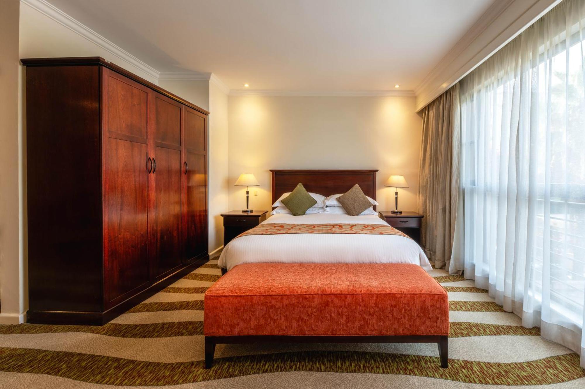Kigali Serena Hotel Bagian luar foto
