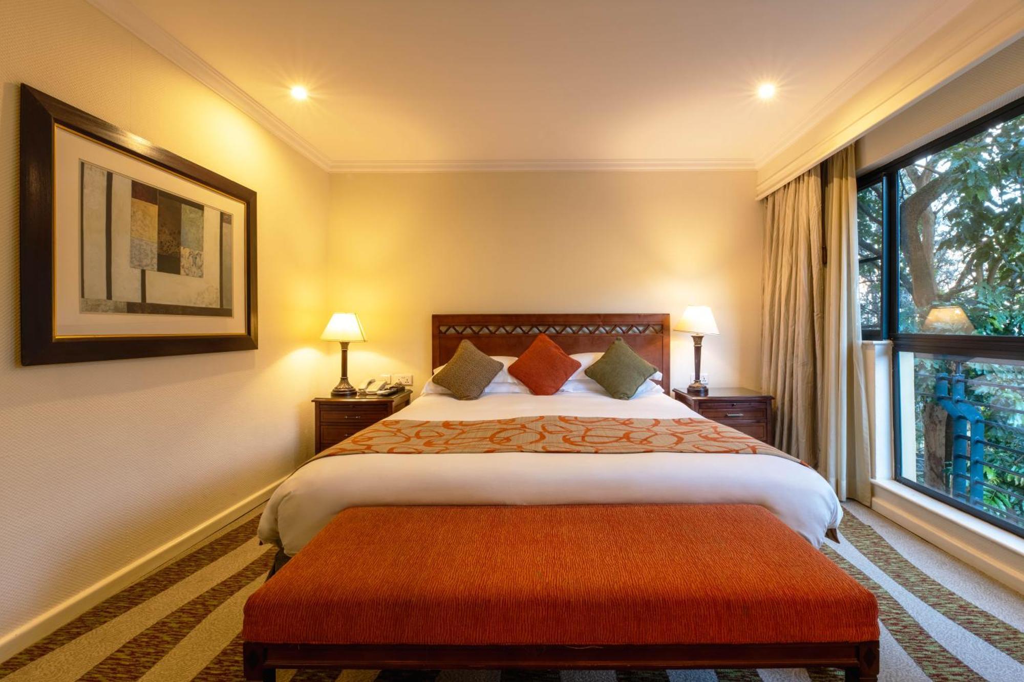 Kigali Serena Hotel Bagian luar foto