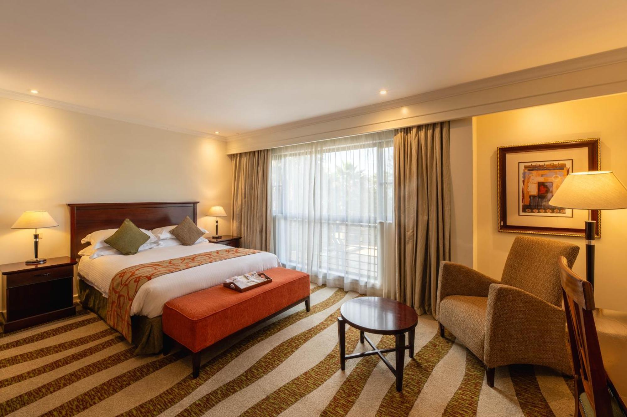 Kigali Serena Hotel Bagian luar foto