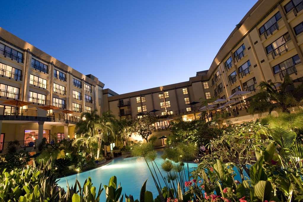 Kigali Serena Hotel Bagian luar foto