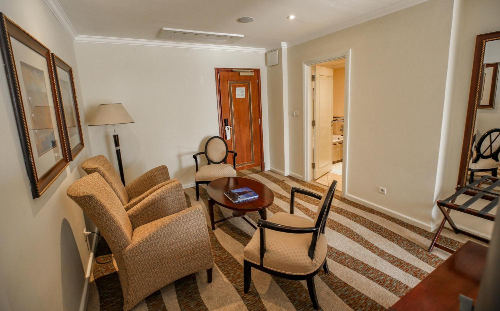 Kigali Serena Hotel Bagian luar foto