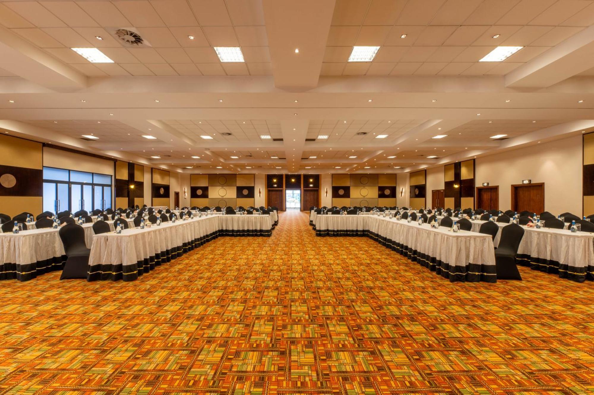 Kigali Serena Hotel Bagian luar foto