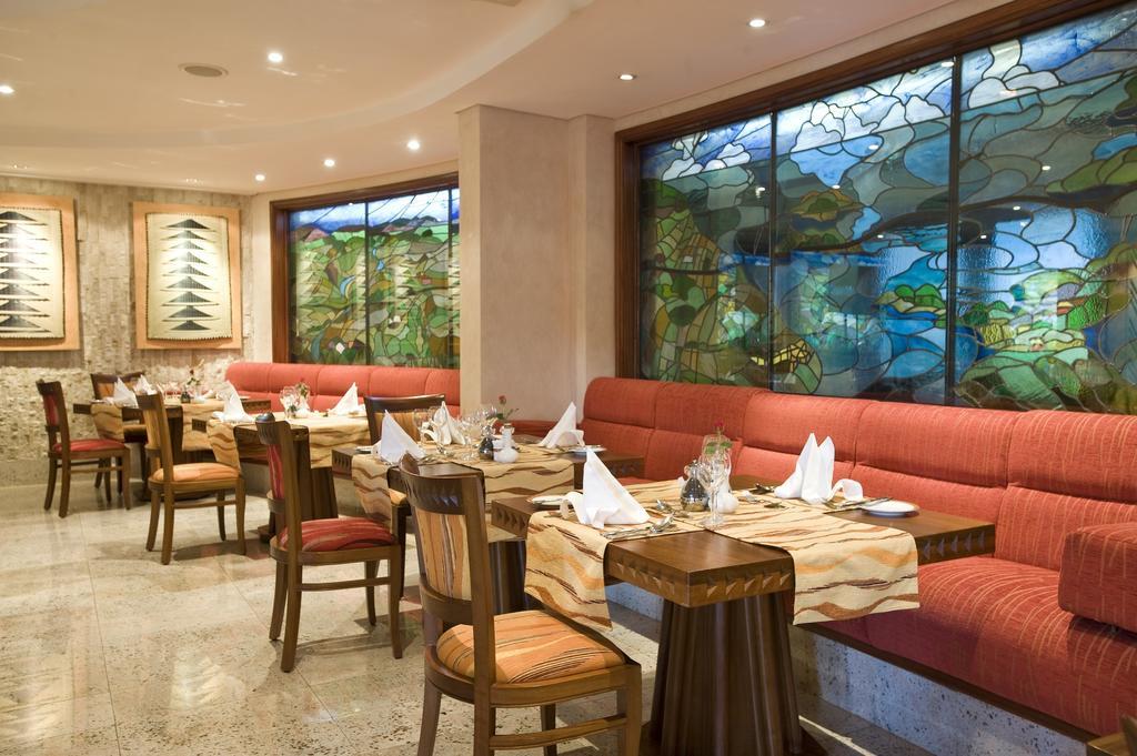 Kigali Serena Hotel Bagian luar foto